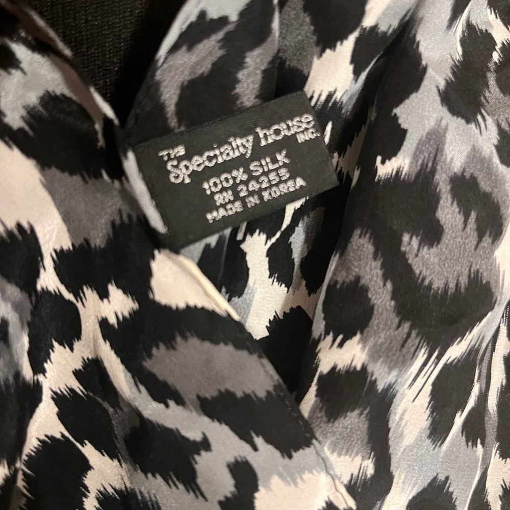 The Specialty House Inc silk scarf - Picture 2 of 2